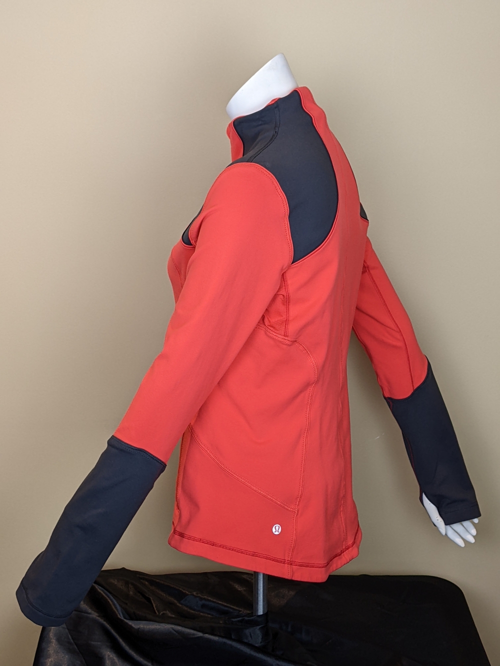 Lululemon Athletic - Picture 6 of 6